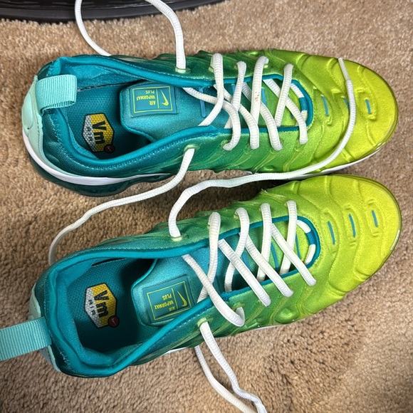 Nike WOMEN'S Vapormax Plus Spirit Teal Cyber Green "LEMON LIME" SIZE 9.5 spring - Picture 3 of 4